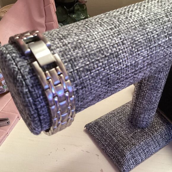 Milor Brand Stainless Steel Panther Link Bracelet 7 1/2” in Silvertone - Picture 2 of 7